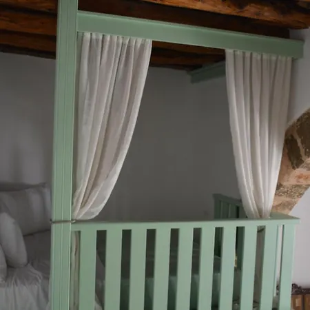 The Priest's Traditional House Holiday home Kalithies