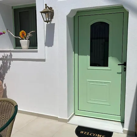 The Priest's Traditional House Hébergement de vacances Kalithies