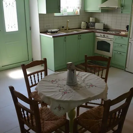 Semesterbostad The Priest's Traditional House *